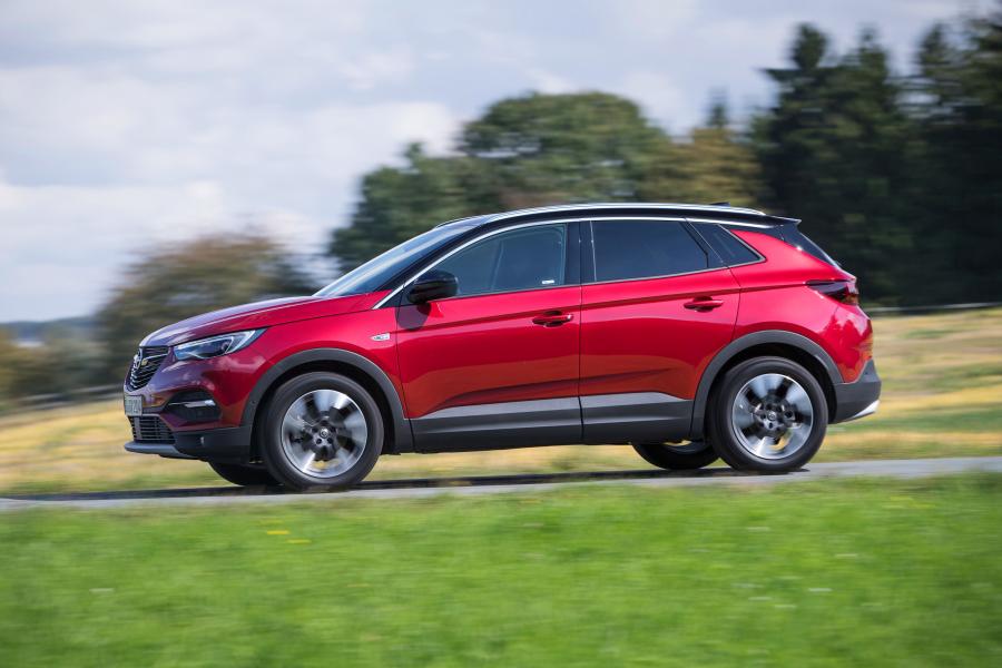  Opel Grandland X Turbo D 2017 года  (фото 29 из 42)